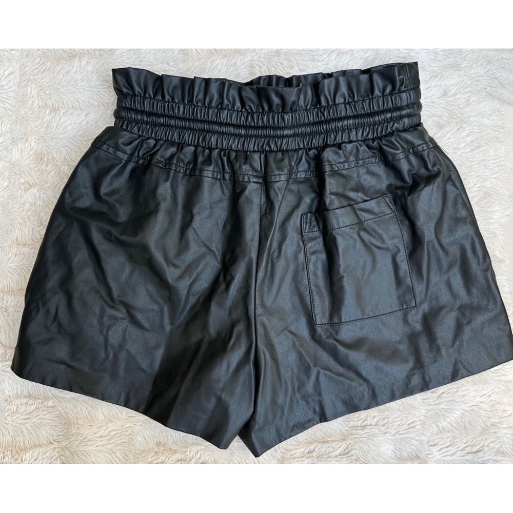 n:philanthropy Emma Vegan Leather Short in Black Cat - Picture 15 of 17